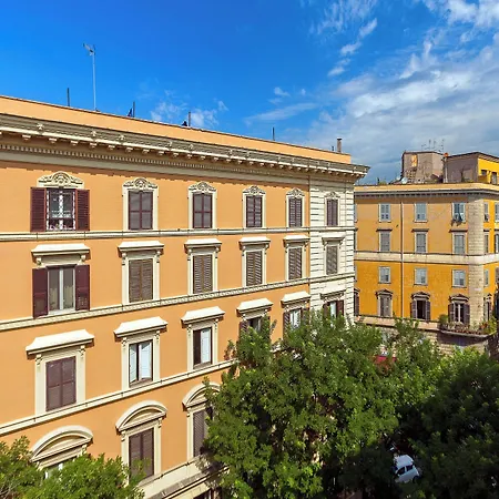 Le Meridien Visconti Szálloda